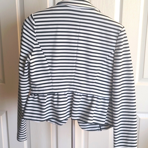 ELLE Black and White Striped Cropped Blazer - Picture 2 of 2